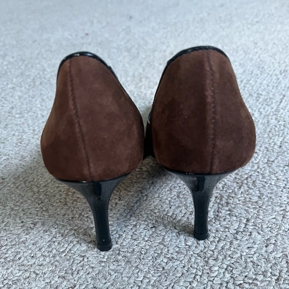 Butter Suede Pointed Toe Colorblock Pump Black Brown Size 4 1/2 Italy - Picture 3 of 7